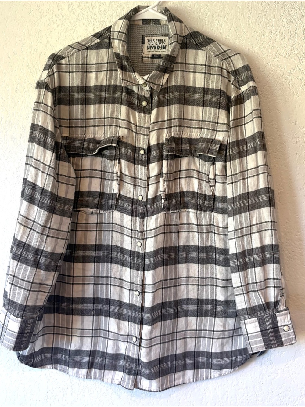 American Eagle Seriously Lived-In Plaid Flannel Shirt Gray Cream Medium